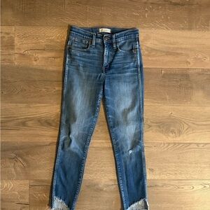 Madewell 10” High Rise Skinny jean with asymmetrical hem, 25